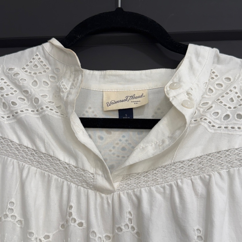 Universal Thread Cream Eyelet Blouse - image 5